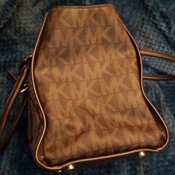 Michael Kors Purse - Picture 3 of 8